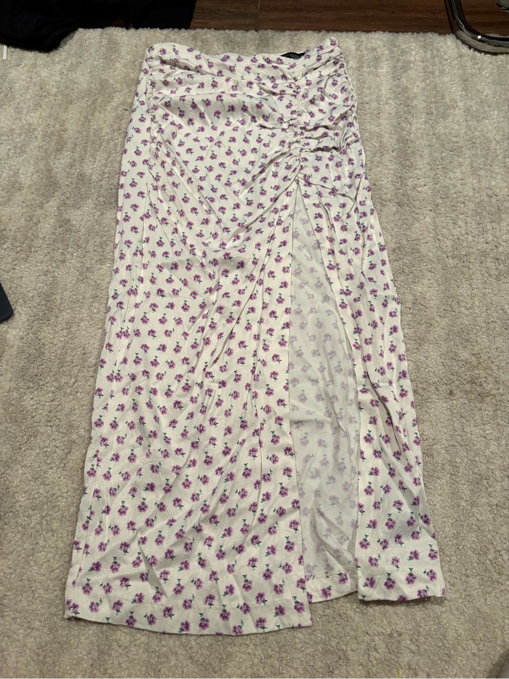 Zara skirt - Picture 2 of 3